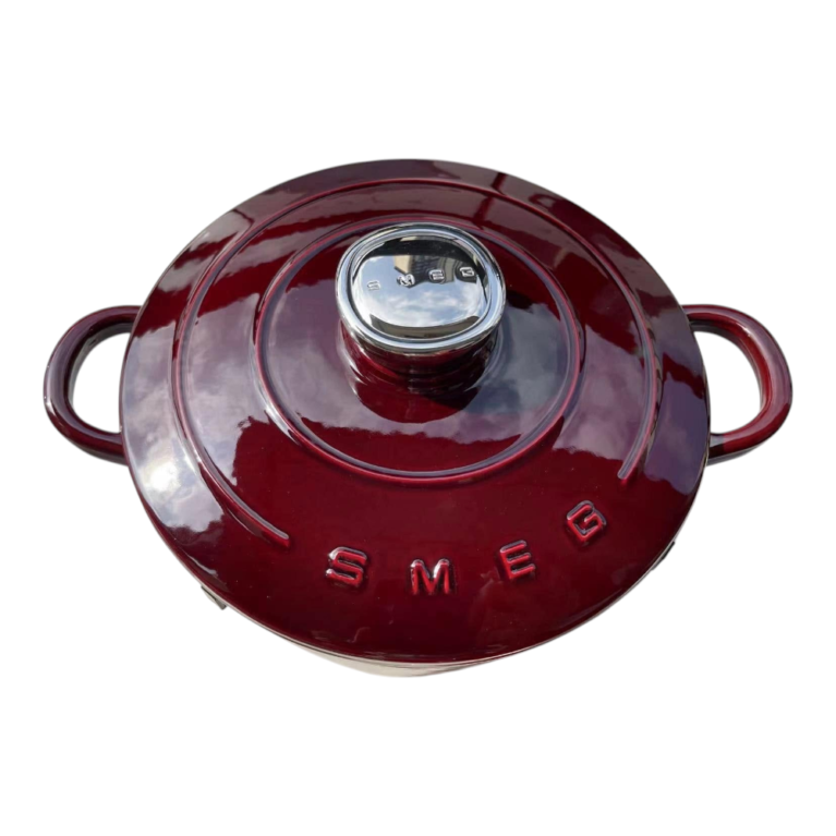 SMEG Cast Iron Casserole Red סיר ברזל יצוק בקוטר 26 ס"מ