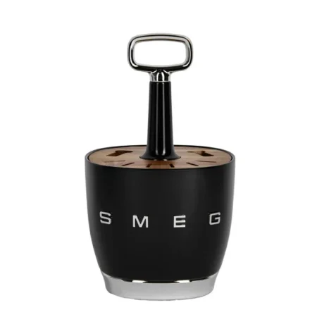 מחזיק סכו"ם SMEG בצבע שחור – עיצוב רטרו עם שילוב עץ אקציה ופלדה
