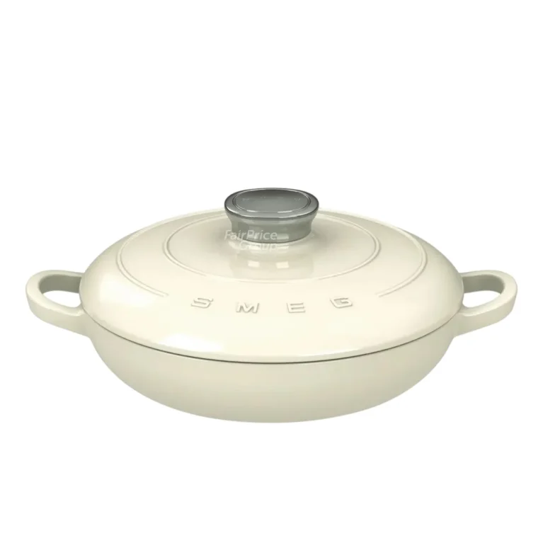 SMEG cast iron pot, 26 cm in diameter – cream color with an elegant design for quality cooking