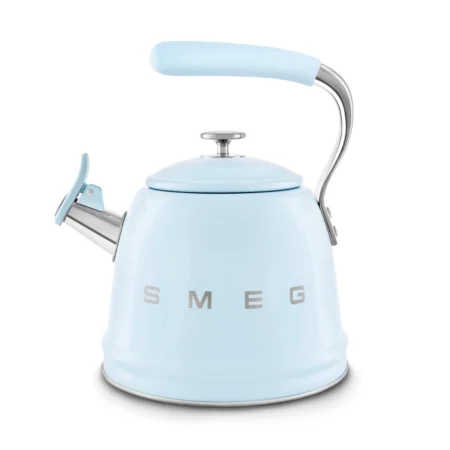 קומקום כיריים SMEG WKF01PB בגוון תכלת פסטל – עיצוב רטרו בנפח 2.3 ליטר לכל סוגי הכיריים
