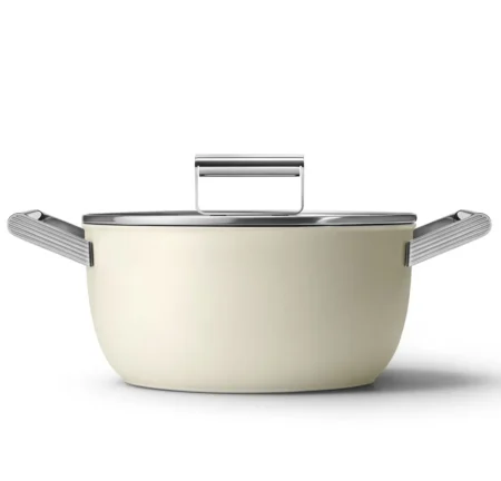 SMEG Casserole Pot 24 cm Cream עם מכסה לבישול יומיומי